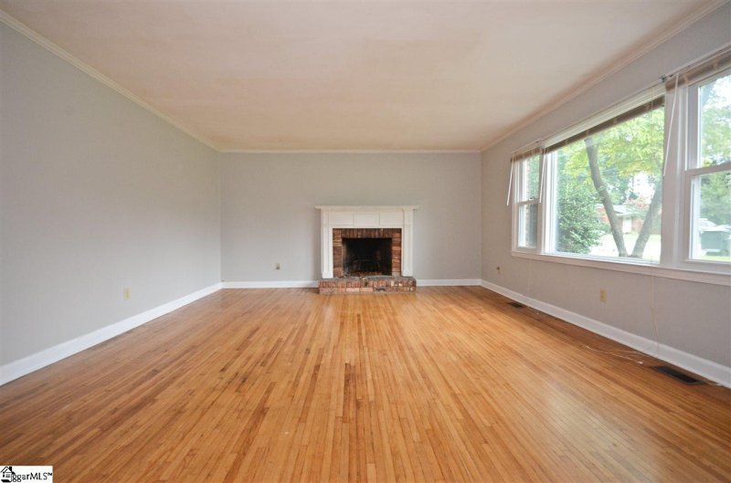 Property image 4 at 25 Dera Street, Greenville, SC 29615