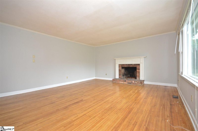 Property image 5 at 25 Dera Street, Greenville, SC 29615