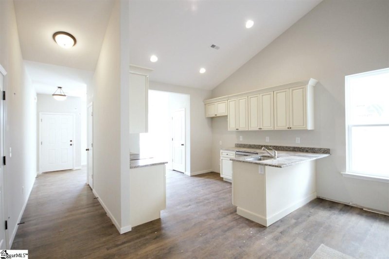 Property image 4 at 211 Magnolia Lane, Pendleton, SC 29670