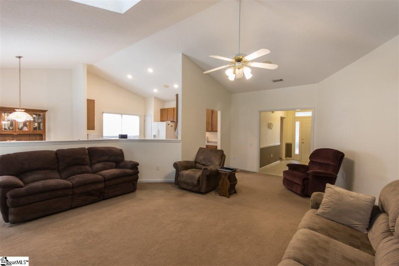 Property image 3 at 109 LANTANA Court, Simpsonville, SC 29681