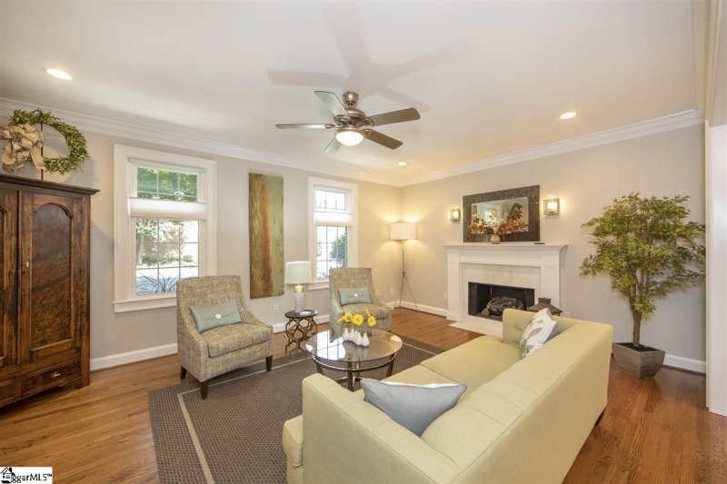 Property image 4 at 300 E Broad Street, Greenville, SC 29601