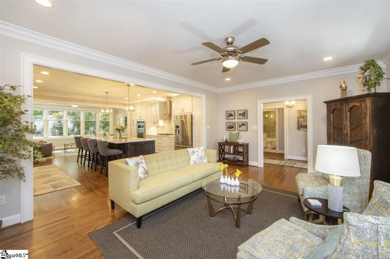 Property image 5 at 300 E Broad Street, Greenville, SC 29601