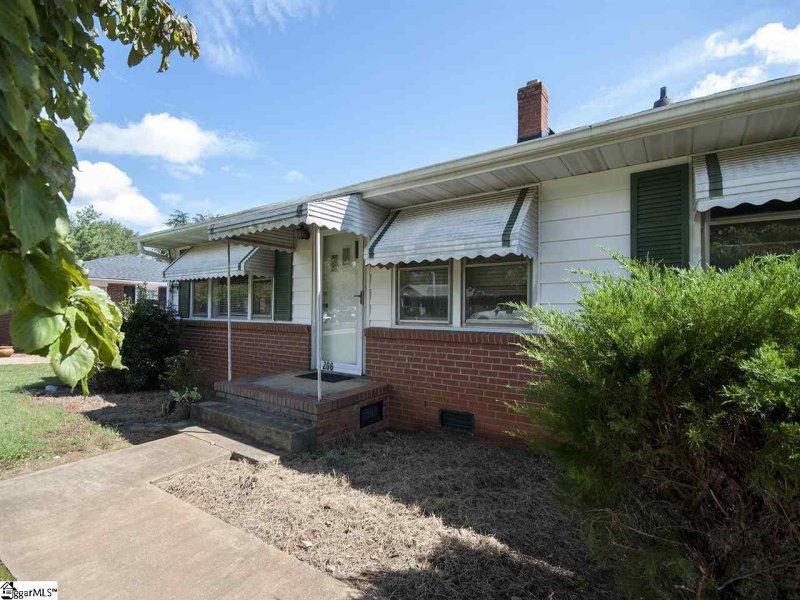 Property image 5 at 206 Courtney Circle, Greenville, SC 29617