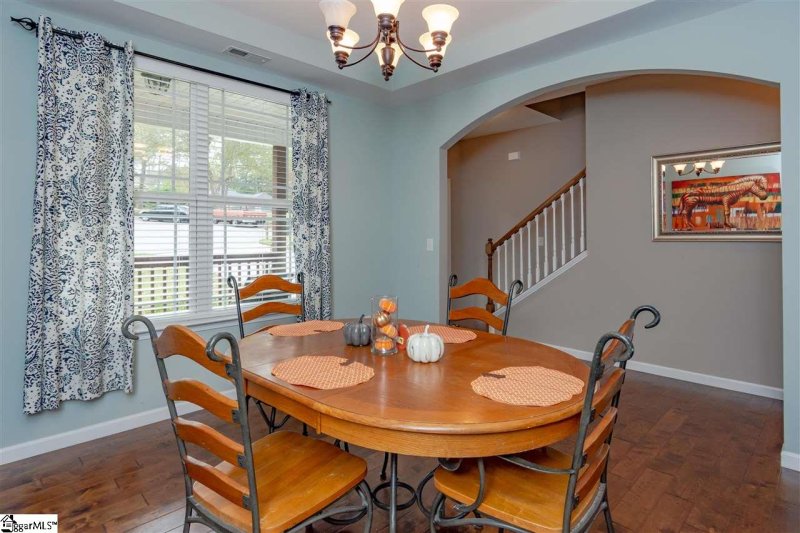 Property image 4 at 8 Old Oak Drive, Taylors, SC 29687