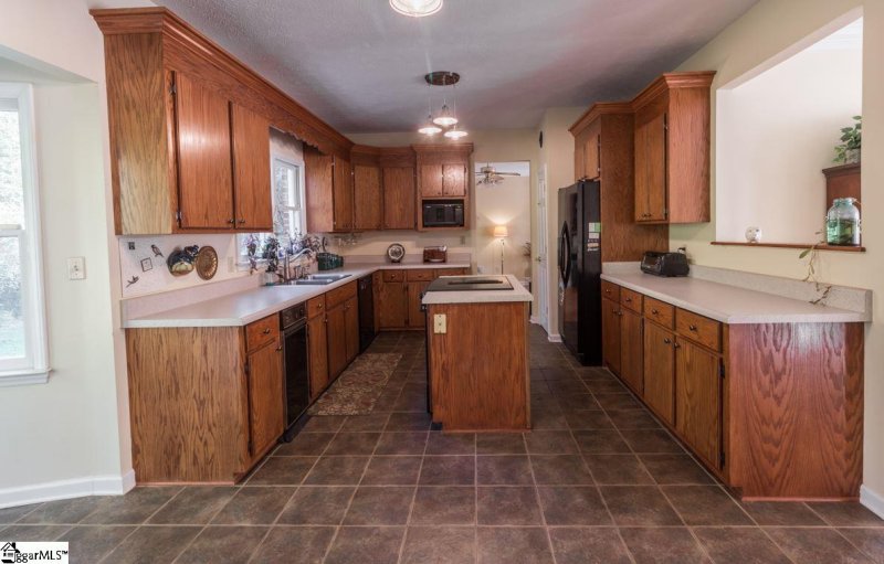 Property image 3 at 200 Dove Hill Circle, Easley, SC 29640