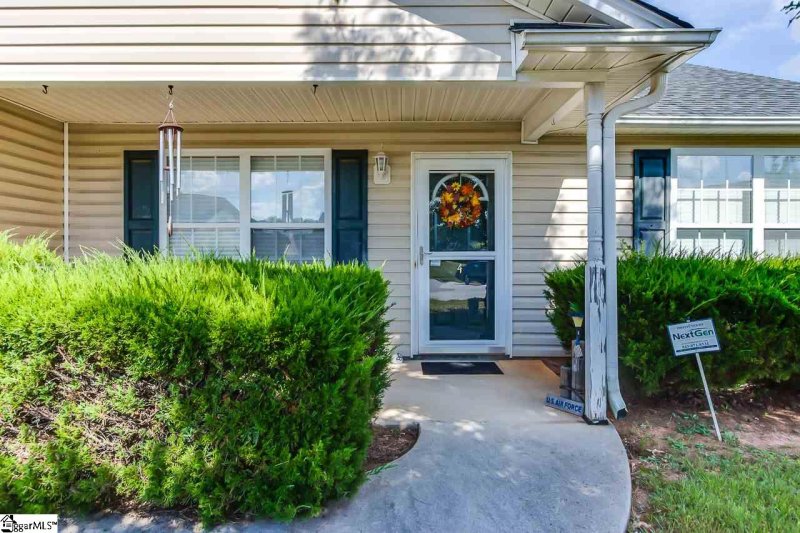 Property image 2 at 4 Cardona Court, Greenville, SC 29611