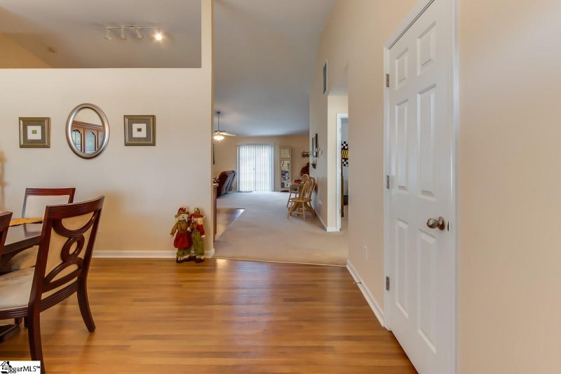 Property image 4 at 4 Cardona Court, Greenville, SC 29611