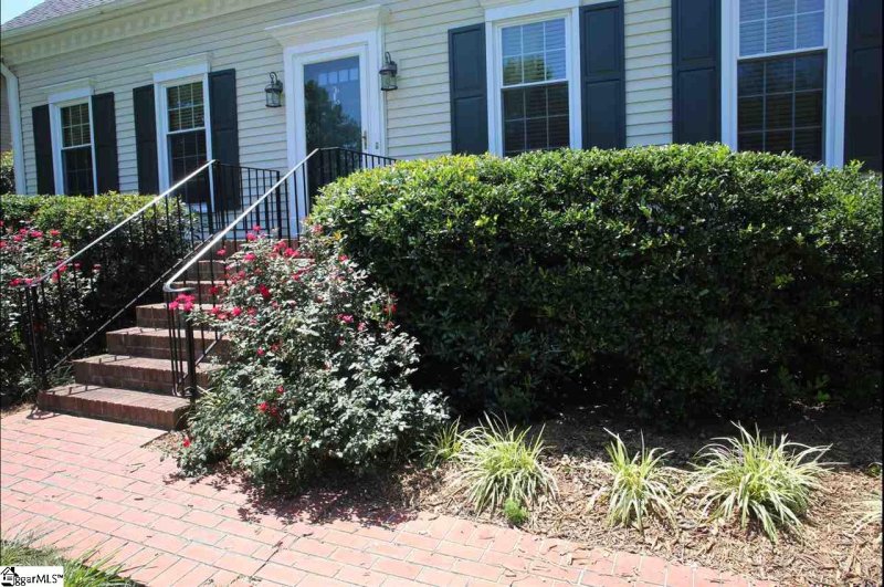 Property image 2 at 204 Spring View Lane, Taylors, SC 29687