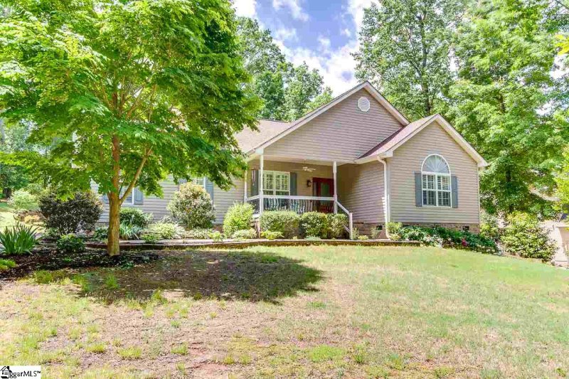 Property image 3 at 208 Cove Harbor Court, Taylors, SC 29687