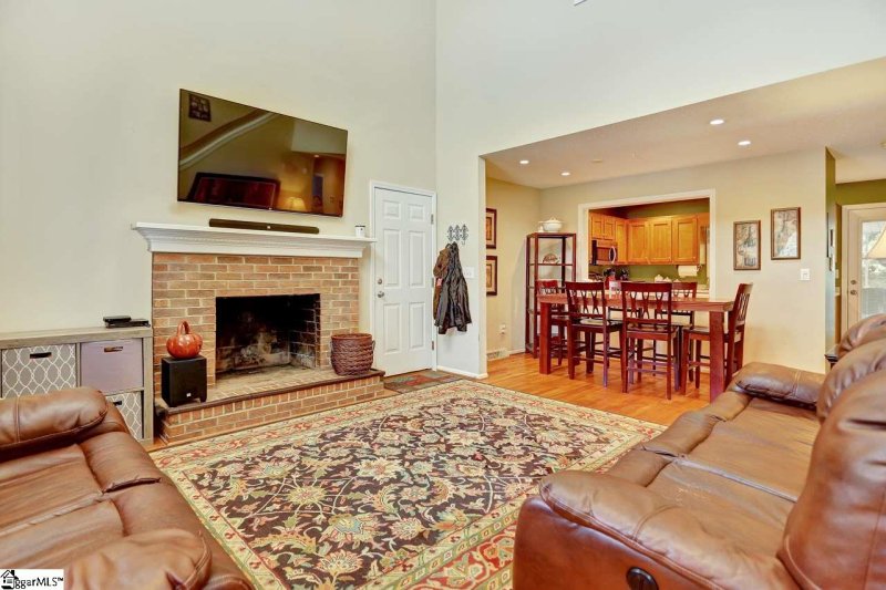 Property image 4 at 115 Charmar Way, Taylors, SC 29687