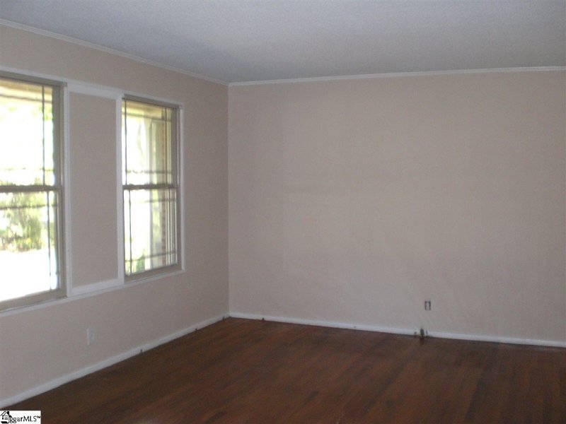 Property image 2 at 130 Forestdale Drive, Taylors, SC 29687