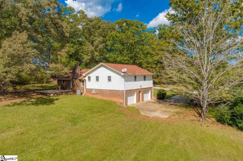 Property image 3 at 1021 Briarwood Drive, Easley, SC 29642