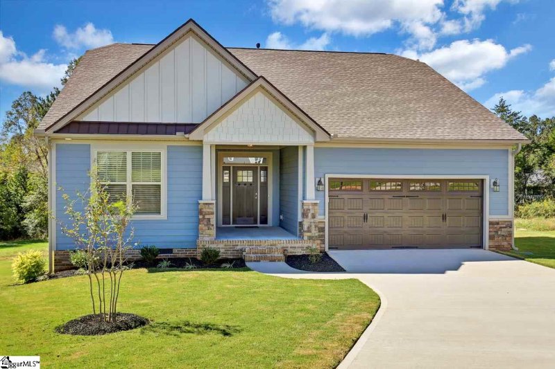 Property image 3 at 409 Skyway Place, Travelers Rest, SC 29690