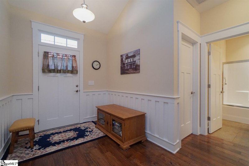 Property image 4 at 15 Rolling Creek Court, Taylors, SC 29687