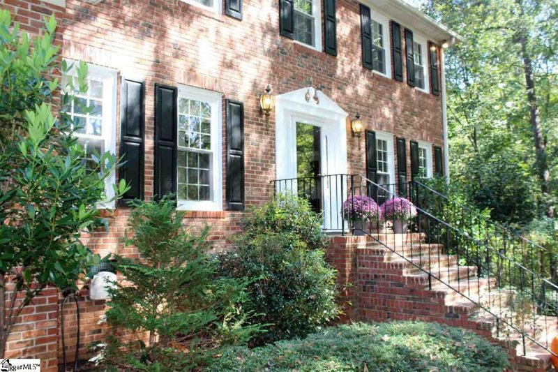 Property image 2 at 9 Hogan Drive, Greenville, SC 29605