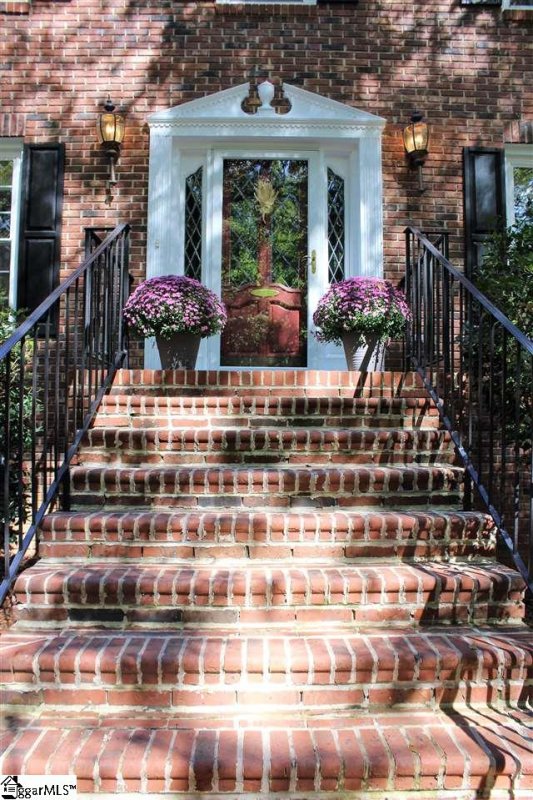 Property image 3 at 9 Hogan Drive, Greenville, SC 29605