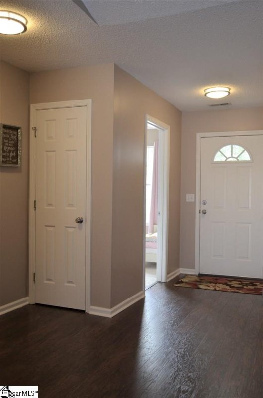 Property image 2 at 8 Michell Drive, Taylors, SC 29687