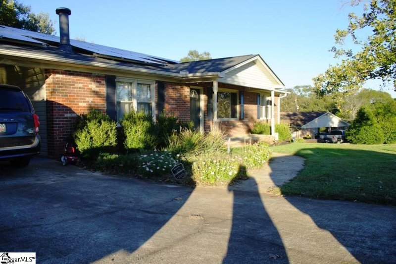 Property image 2 at 207 Bentwood Drive, Piedmont, SC 29673-7955