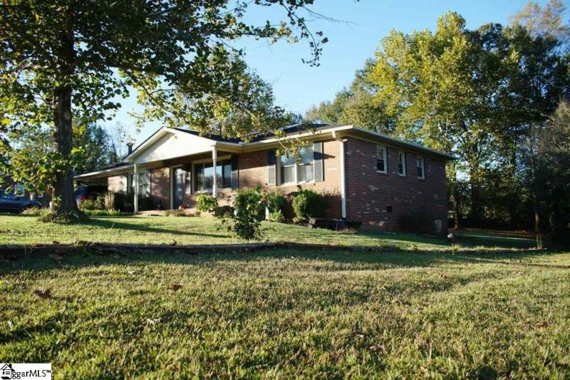 Property image 4 at 207 Bentwood Drive, Piedmont, SC 29673-7955