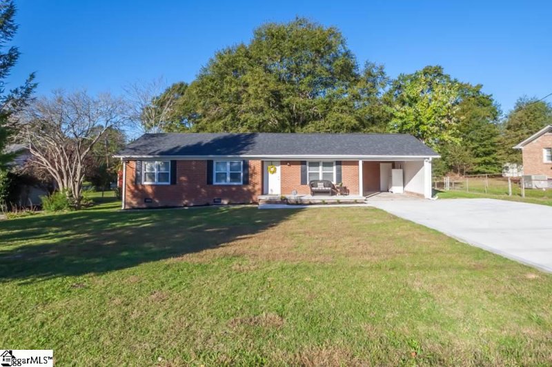 Property image 2 at 208 Hipps Avenue, Simpsonville, SC 29681