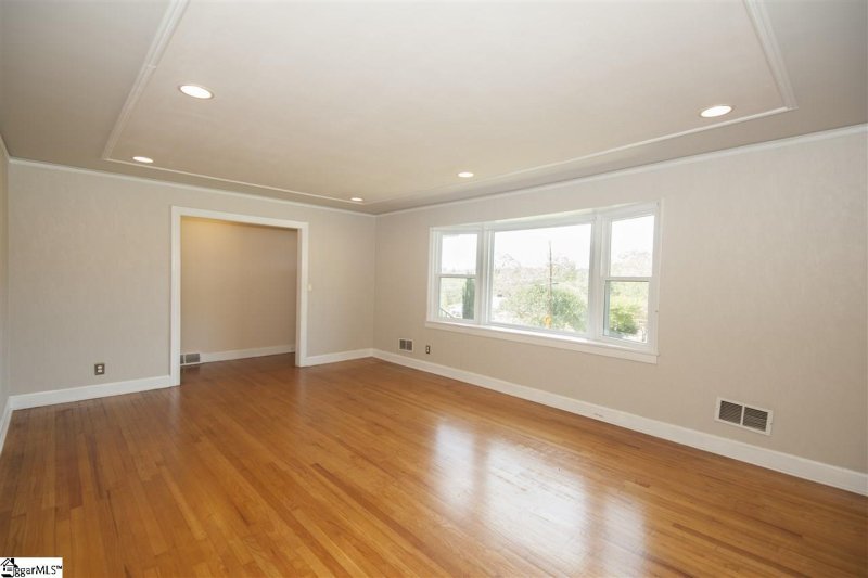 Property image 3 at 18 N Harbor Road, Greenville, SC 29611