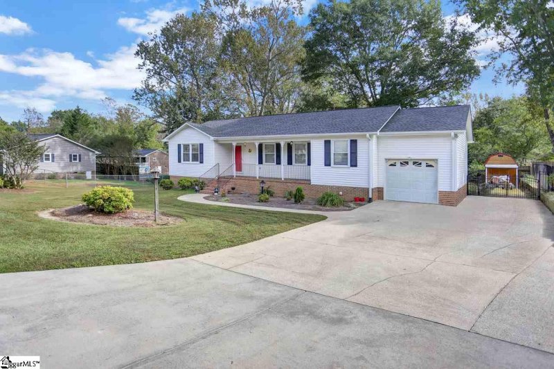 Property image 3 at 3 Wiltshire Court, Taylors, SC 29687