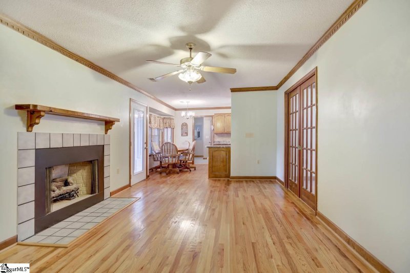 Property image 5 at 3 Wiltshire Court, Taylors, SC 29687