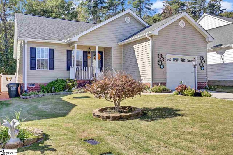 Property image 2 at 129 Cosmos Lane, Greer, SC 29651