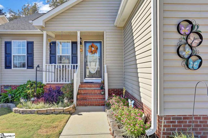 Property image 3 at 129 Cosmos Lane, Greer, SC 29651