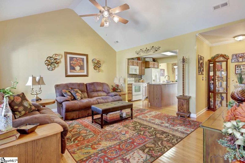 Property image 5 at 129 Cosmos Lane, Greer, SC 29651
