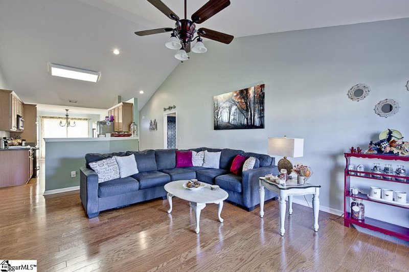 Property image 2 at 246 Dartmoor Drive, Spartanburg, SC 29301