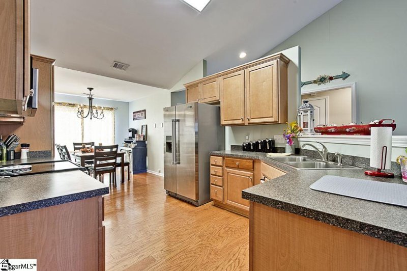 Property image 3 at 246 Dartmoor Drive, Spartanburg, SC 29301