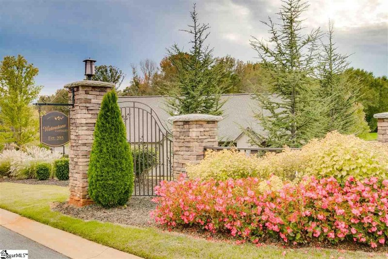 Property image 3 at 115 Shapton Lane, Greenville, SC 29615