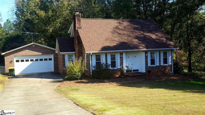 Property image 2 at 205 Williamsburg Way, Easley, SC 29642