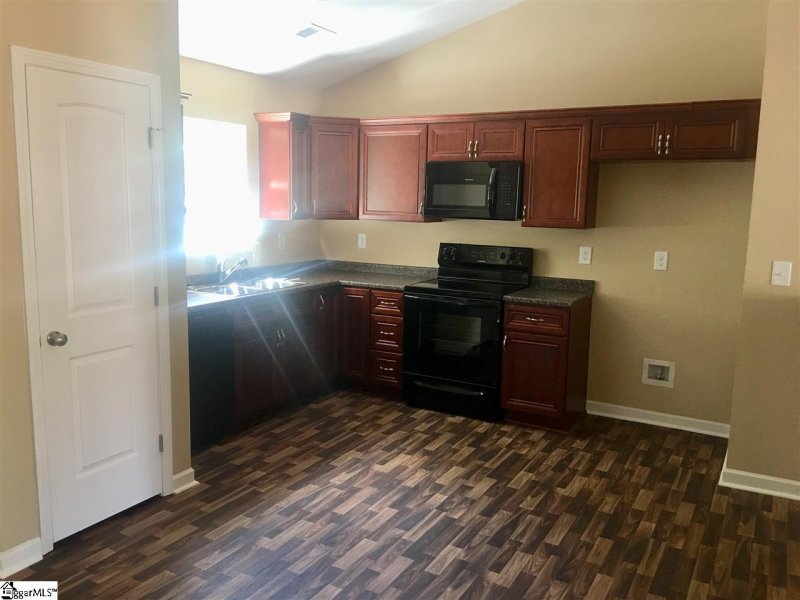 Property image 2 at 308 Alexander Court, Laurens, SC 29360