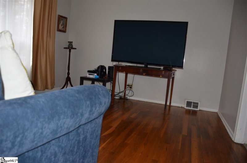 Property image 4 at 126 Forestdale Drive, Taylors, SC 29687-3728