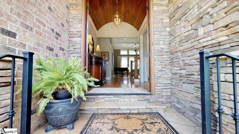 Property image 3 at 220 Glen Abbey Way, Greer, SC 29650