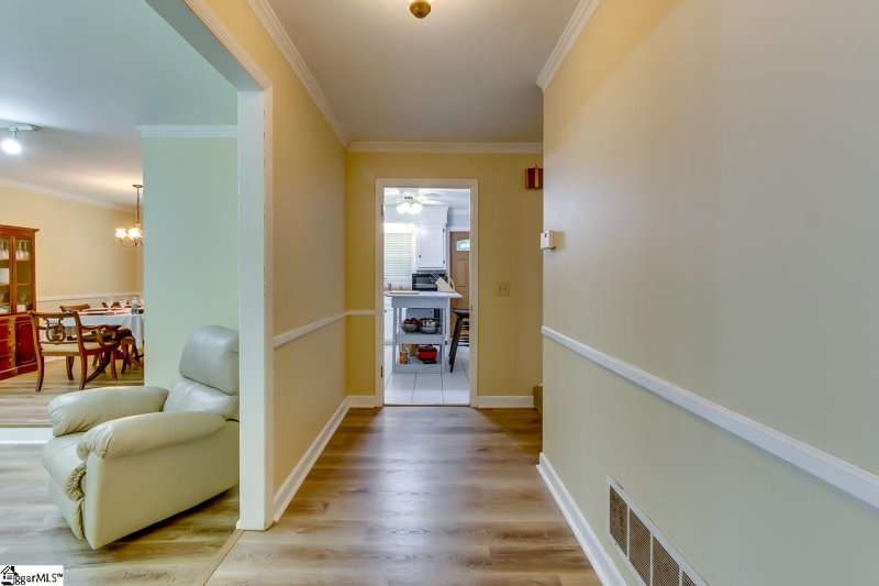 Property image 3 at 106 Holly Road, Taylors, SC 29687