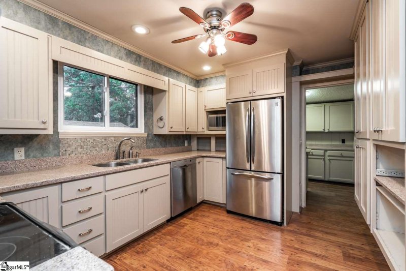 Property image 4 at 403 Rockmont Road, Greenville, SC 29615