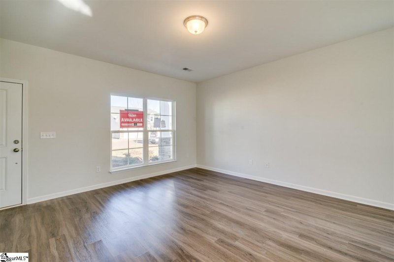 Property image 3 at 310 Autumn Glen Drive, Spartanburg, SC 29303