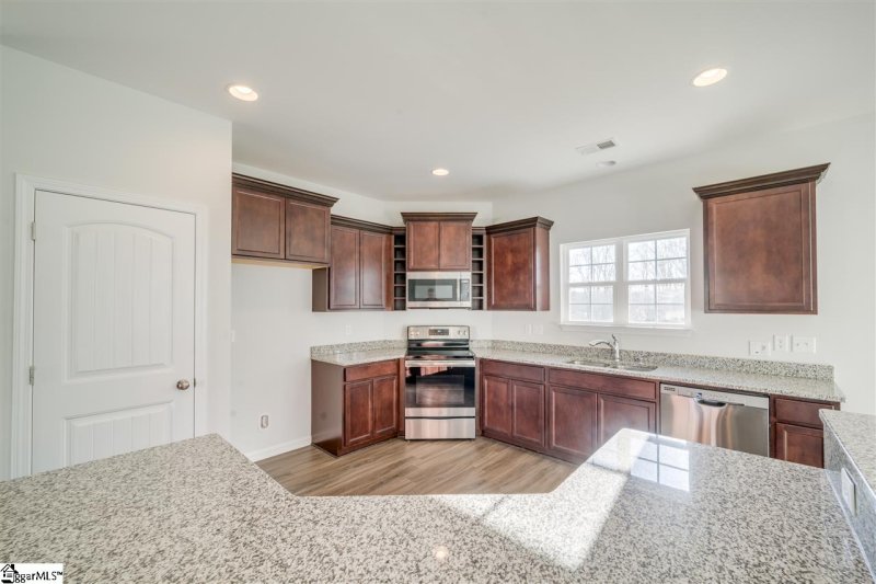 Property image 4 at 310 Autumn Glen Drive, Spartanburg, SC 29303