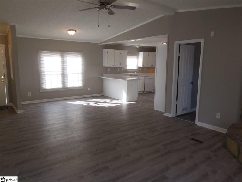 Property image 4 at 304 Walnut Crest Court, Fountain Inn, SC 29644