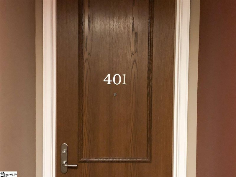 Property image 4 at 111 E McBee Avenue, Greenville, SC 29601