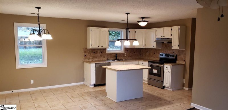 Property image 2 at 110 Alpha Drive, Greenville, SC 29605