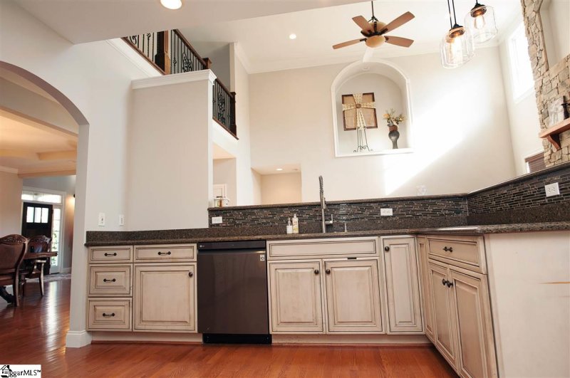 Property image 3 at 129 Creek Crossing Way, Greer, SC 29651