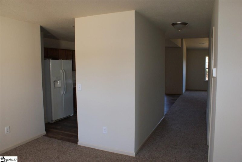 Property image 2 at 2 Landing Lane, Simpsonville, SC 29681-6520