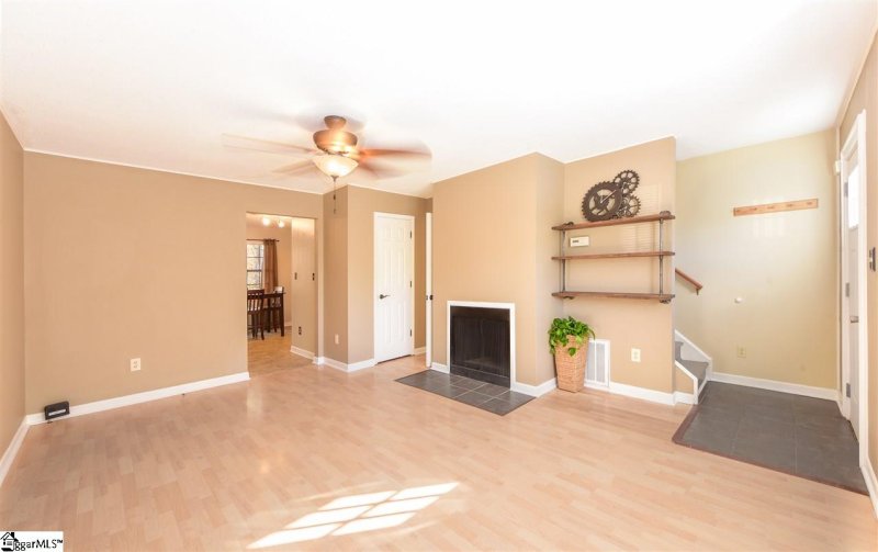 Property image 2 at 624 Forest Creek Circle, Greer, SC 29651