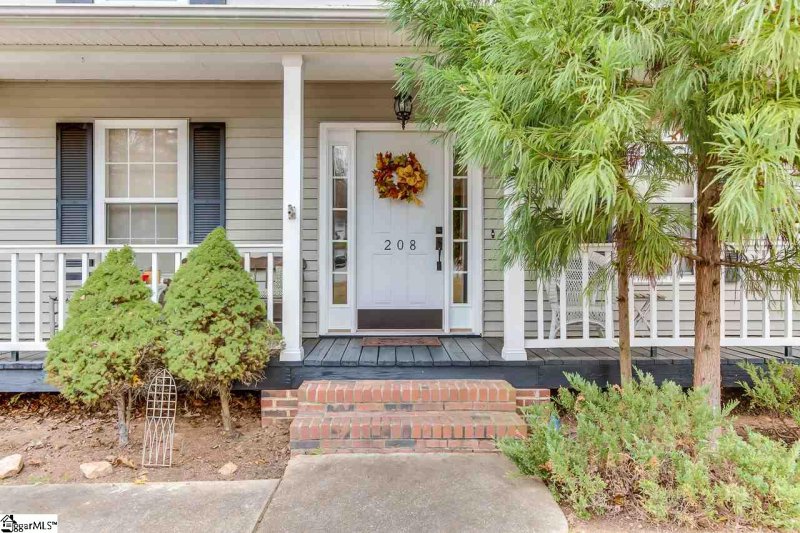 Property image 4 at 208 Charmar Way, Taylors, SC 29687