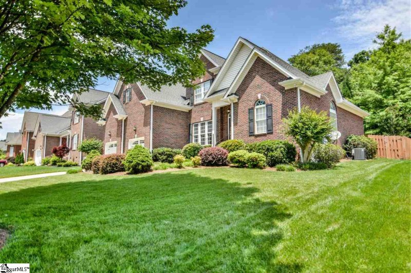 Property image 2 at 215 Waverly Hall Lane, Simpsonville, SC 29681
