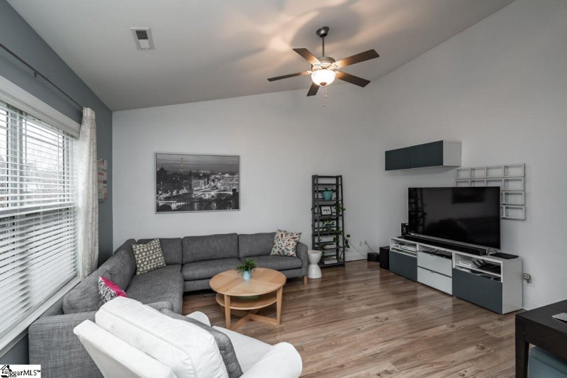 Property image 2 at 11 Kavanagh Court, Greenville, SC 29611